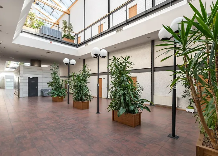 - 2 Story Loft - Next To Old Town